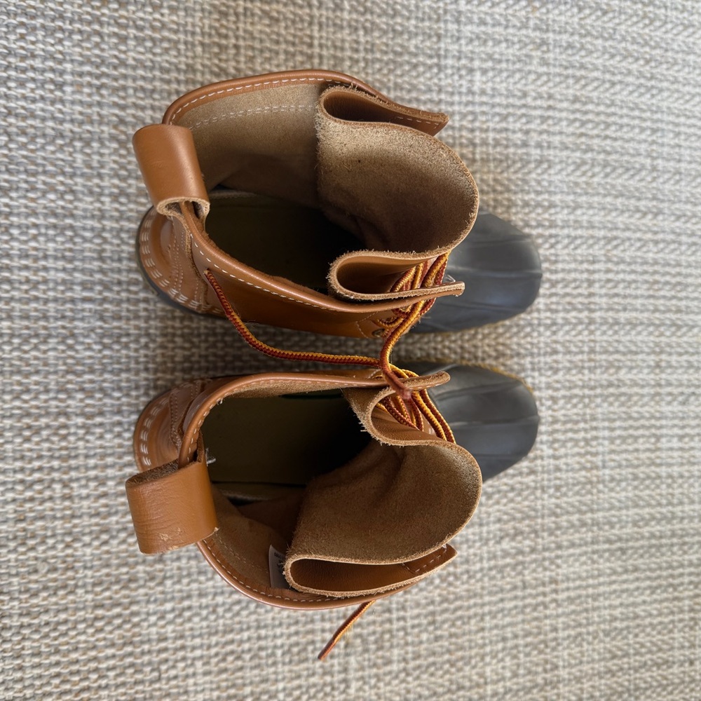 Classic L.L. Bean Boots (unisex kids 4) - Picture 5 of 6